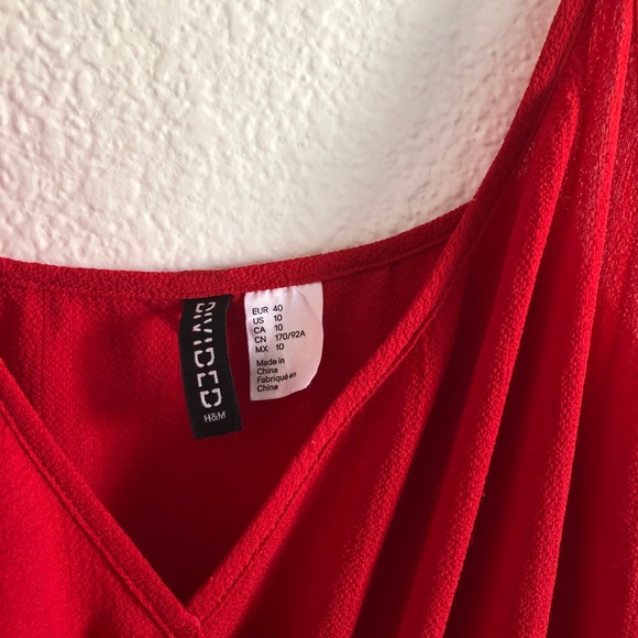 DIVIDED H&M | RUFFLE RED FLOWY WRAP STYLE DRESS - Picture 3 of 5
